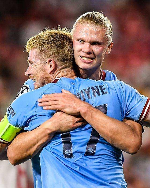 明日圣诞大战！雷霆对马刺伤病报告：阿杰·米切尔等5人缺阵（明日圣诞大战前瞻：雷霆vs马刺伤情公布，阿杰·米切尔在内5人缺席）