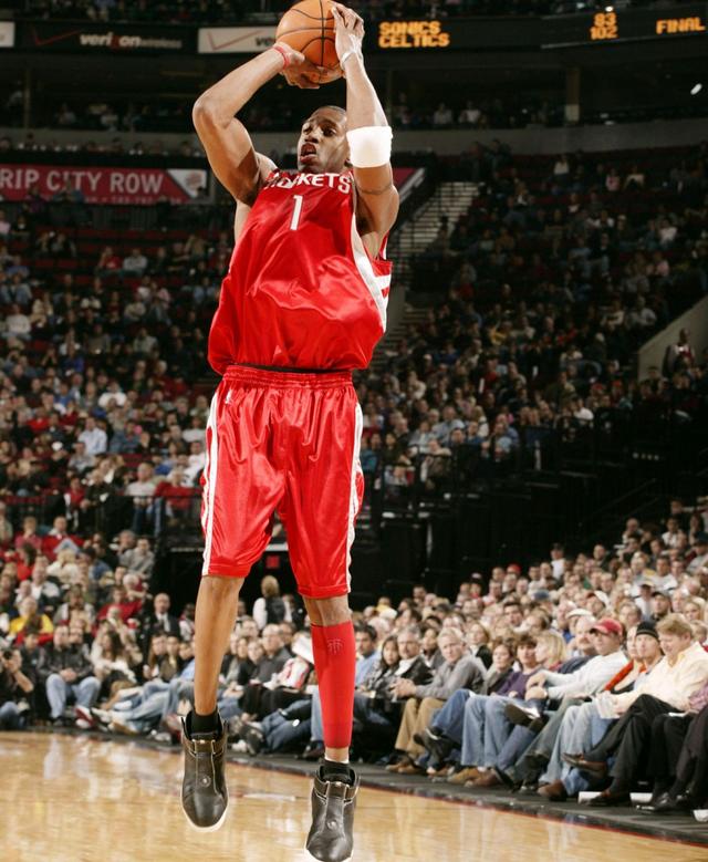 皇马相中曼联队长B费，他会是阿隆索的最好选择吗？（曼联队长B费获皇马青睐，他会是阿隆索的最佳人选吗？）