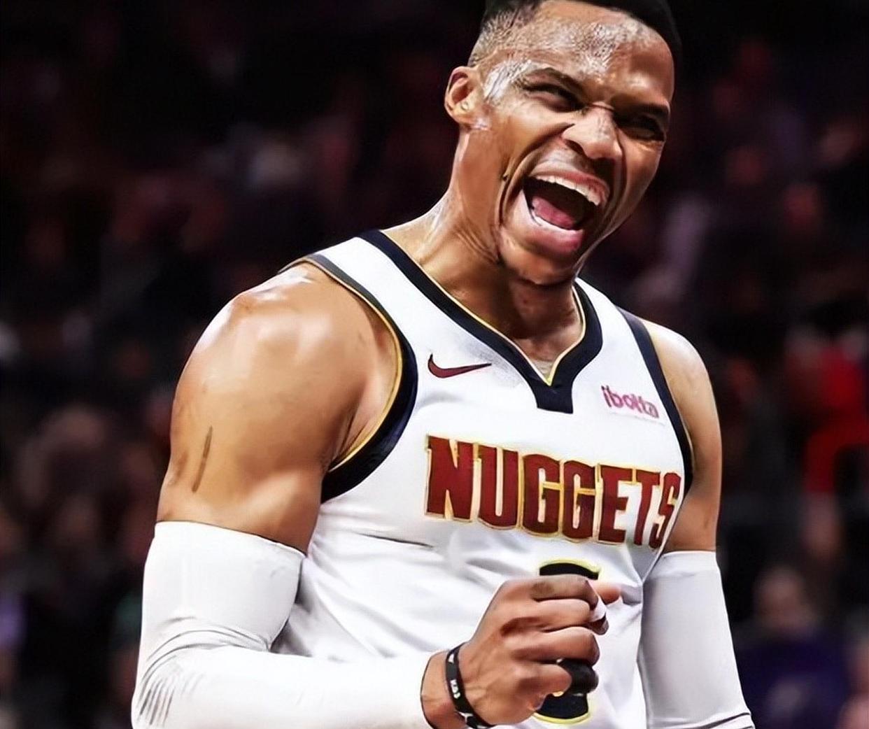 水平如何？菲利克斯训练中与门将本托互换角色，完成几次扑救（菲利克斯训练场客串门将，与本托互换位置多次完成扑救）