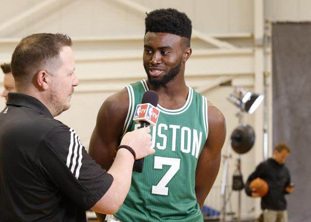 ATP总决赛第2日综述：弗里茨横扫穆塞蒂，辛纳室内硬地27连胜（ATP年终总决赛第2比赛日战报：弗里茨轻取穆塞蒂，辛纳室内硬地连胜刷新至27场）