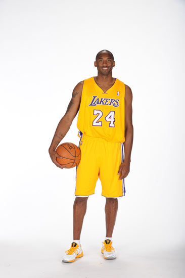 渐入佳境，安迪-迪乌夫首次代表国米首发斩获处子球（状态回暖，安迪-迪乌夫首次为国米首发便收获处子球）