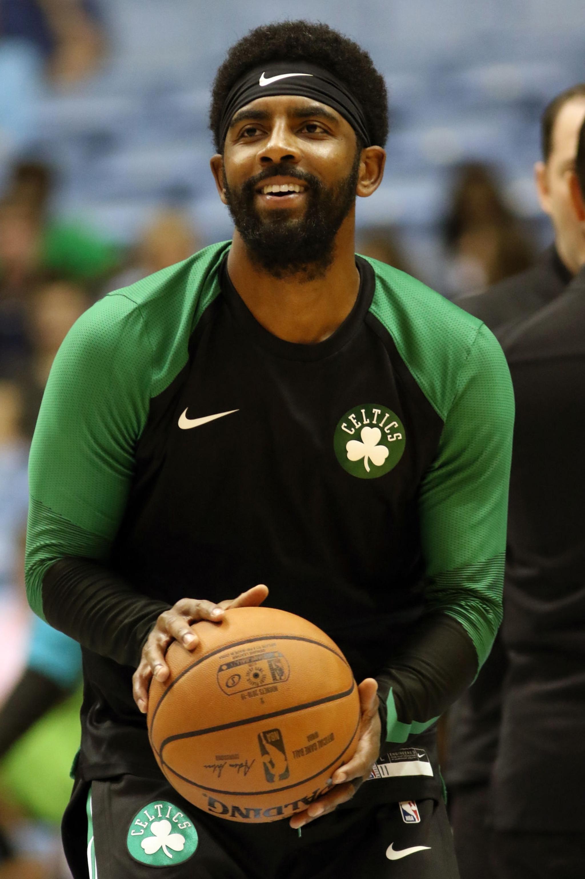 打爆快船！小贾伦半场11中9高效砍下21分2板2助1断2帽 次节14分（快船遭重击！小贾伦半场11投9中高效拿下21分2板2助1断2帽，次节狂砍14分）