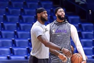 狄龙本赛季数据VS火箭生涯数据！得分表现突飞猛进！（狄龙本赛季与火箭生涯数据对比：得分表现大幅飙升）