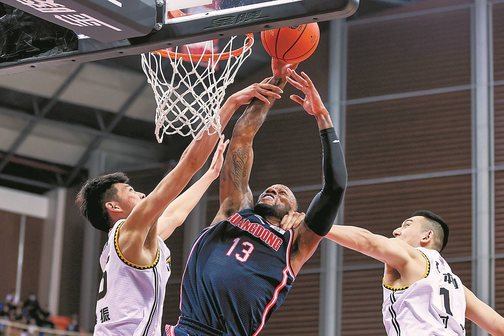 NBA战报：布朗30分8板，凯尔特人121-113击败猛龙（布朗轰30+8，凯尔特人121-113力克猛龙）