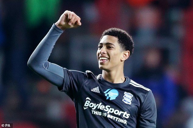 半场战报：毕尔巴鄂竞技1-0皇家奥维耶多，尼科-威廉斯建功（半场快讯：毕尔巴鄂竞技1-0皇家奥维耶多，尼科-威廉斯先下一城）