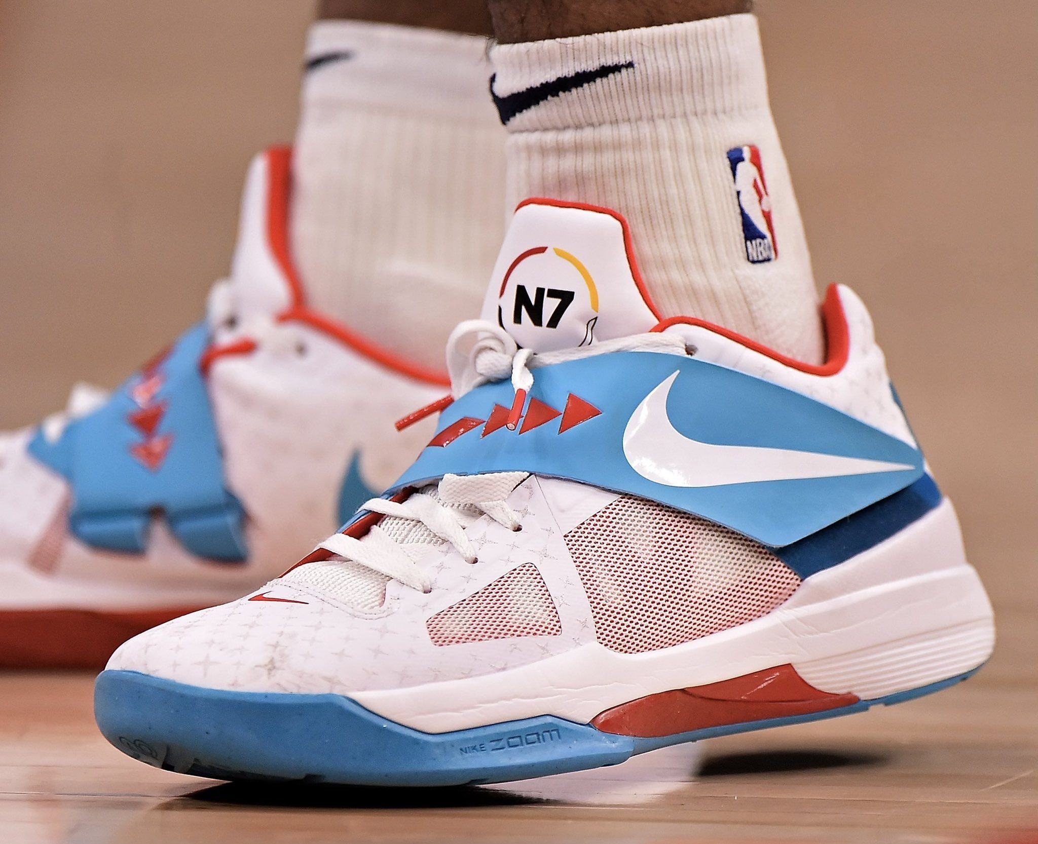 加蓬近25年非洲杯首战4胜1平，2010年曾击败喀麦隆（加蓬近25年非洲杯揭幕战4胜1平，2010年曾力克喀麦隆）