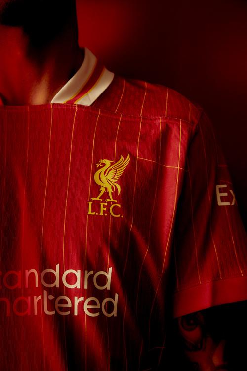 继伊尔马兹之后，奥斯梅恩是第二位欧冠戴帽的加拉塔萨雷球员（奥斯梅恩成加拉塔萨雷欧冠史上第二位戴帽球员，接棒伊尔马兹）