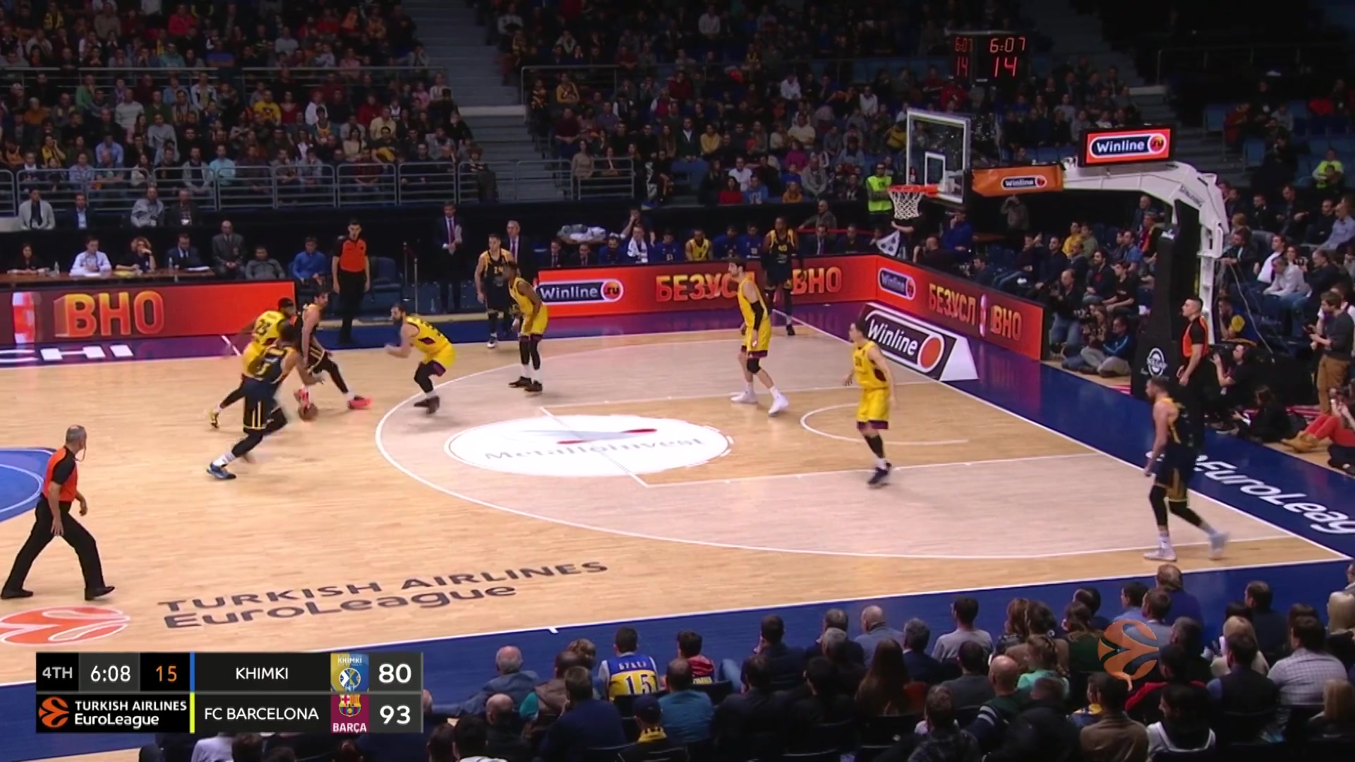 申京就该当轴！2赛季出手小于10次12胜1负，进攻流畅防守也积极了（申京最适合当战术中枢！近两季他出手不到10次球队12胜1负，进攻更顺畅防守更积极）