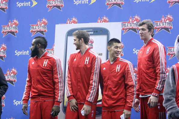 纳帅：施洛特贝克的脚肿了；萨内在欧冠和土超的数据有所提升（纳帅：施洛特贝克脚部肿胀，萨内欧冠与土超数据提升）