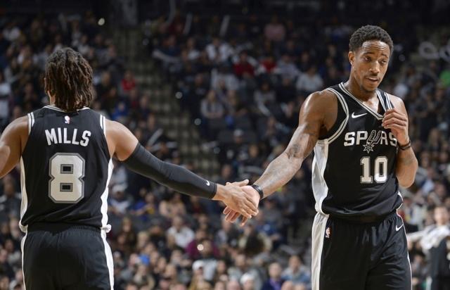 富兰克林·杰克逊独木难支，率队险胜（富兰克林·杰克逊孤军奋战，带队惊险取胜）