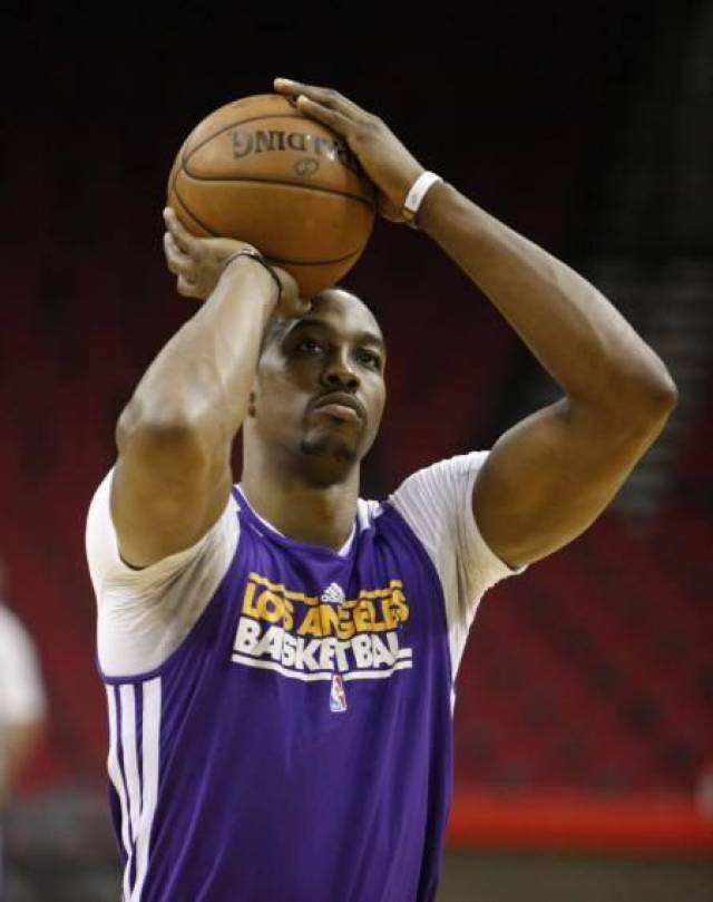 高风险高回报！凯尔特人欲10换1交易豪赌浓眉，组建四巨头冲冠（凯尔特人拟10换1豪赌浓眉，组建四巨头冲冠，风险与回报并存）