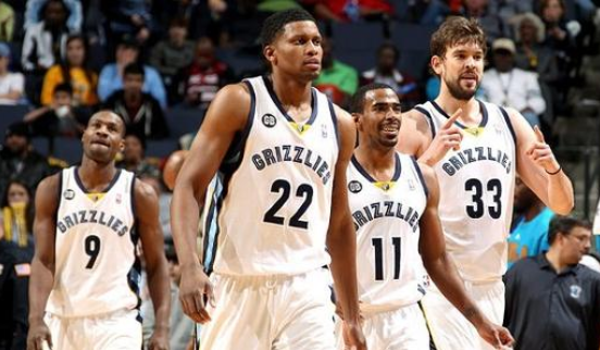 约基奇8次以至少85%命中率砍30+ 超鲨鱼居NBA历史第2 距张伯伦4场（约基奇第8次以85%+命中率轰30+，超越奥尼尔升至NBA历史第二，距离张伯伦还差4场）