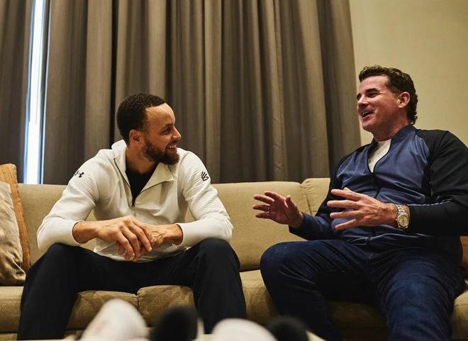 阿斯报预测巴萨首发：克里斯滕森左边卫、拉菲左路、莱万突前（阿斯报：巴萨预计首发——克里斯滕森踢左后卫，拉菲尼亚走左路，莱万领衔锋线）