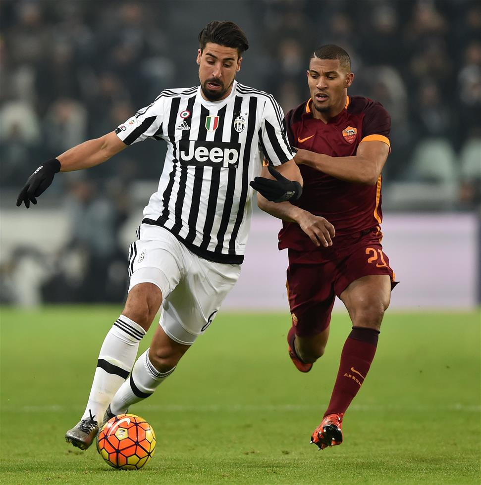 胖东来卖乔丹亲签球衣，售价13.8万元，工作人员回应：保真！定价受收购价影响，存在差异（胖东来上架乔丹亲签球衣，标价13.8万元；工作人员称保真，价格因收购成本不同存在差异）