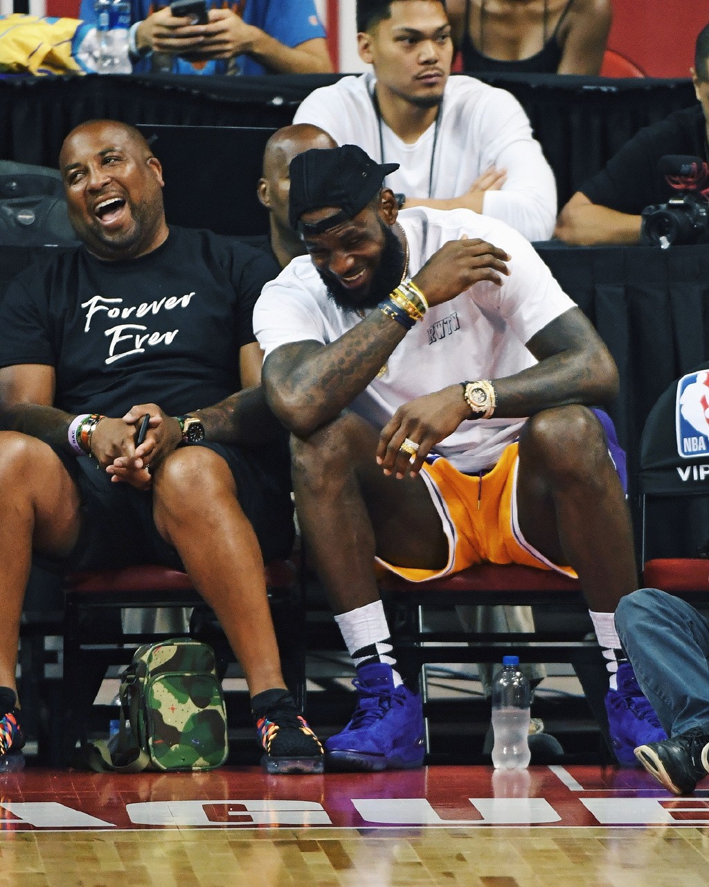 孙铭徽的出色表现：数据背后的努力与汗水（孙铭徽高光时刻：成绩背后是汗水与坚持）