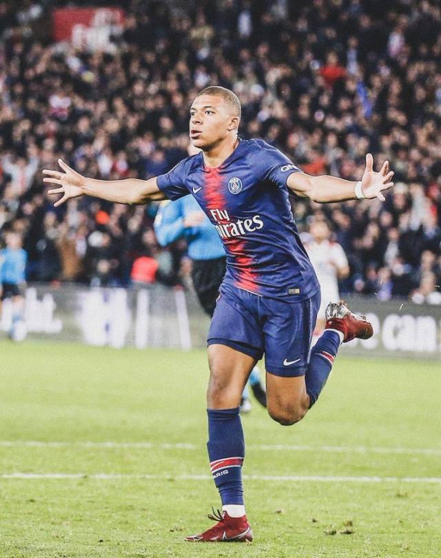 哈曼：卡尔是最近几周拜仁表现最好的攻击手（哈曼称卡尔为近几周拜仁最亮眼的攻击手）