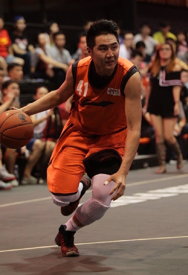 前米兰门将：圣地亚哥很难在意甲立足；球队真的很缺一名中锋（米兰旧将：圣地亚哥难在意甲站稳脚跟，球队亟需中锋）