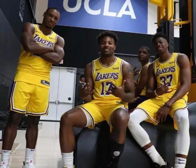 弗里克解锁巴萨复兴密码，欧冠生死战前的全面剖析（欧冠生死夜前瞻：弗里克揭秘巴萨复兴之道）