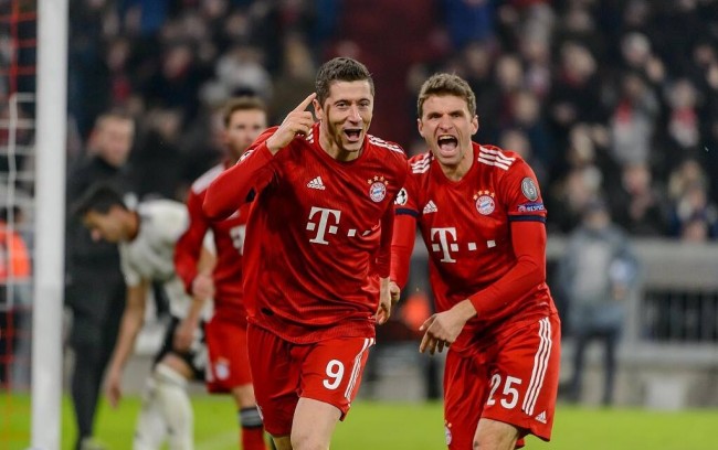 奋力反击！邹雨宸三分穿针 北控打出12-2攻击波迅速迫近比分（邹雨宸三分点燃反扑 北控轰出12-2高潮迅速追近比分）