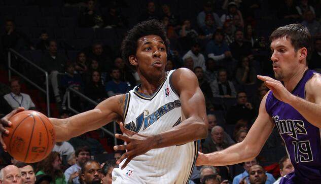 如何在足球场上保持心理稳定？（足球场上保持心理稳定的实用指南）