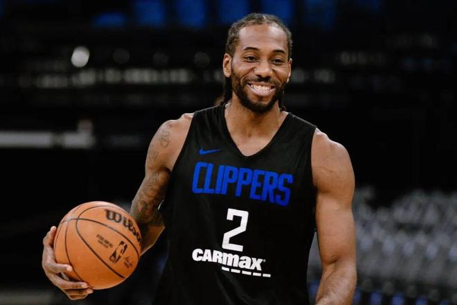 2-1，25岁英格兰国脚一剑封喉，率队2连胜反超切尔西，逼近前三（2-1！25岁英格兰国脚绝杀助队取两连胜，反超切尔西直逼前三）