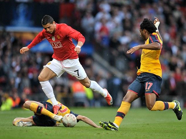 皇马3人染红！裁判报告曝光，2人或被禁赛2场，遭卡瓦哈尔嘲讽（皇马三将染红！裁判报告流出，两人或被停赛两场，卡瓦哈尔出言嘲讽）