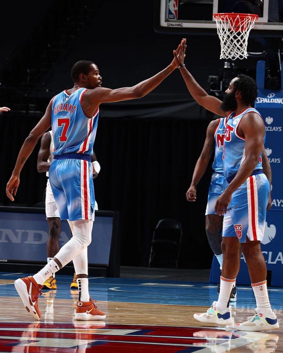 巴萨欲免费挖角曼联青训太子，曝其心怀儿萨梦！欧洲多家豪门觊觎（曝曼联青训新星倾心巴萨，或零转会费加盟，欧洲豪门竞逐）