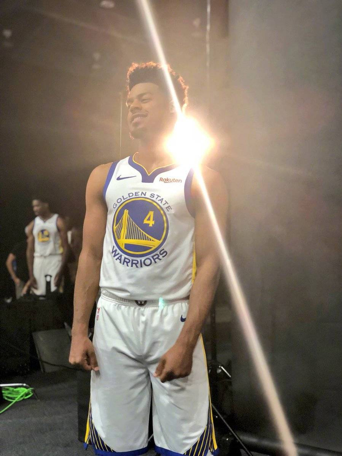 17岁逆转中国名将！张本美和野心勃发，2比1力克对手引热议（17岁张本美和2-1逆转中国名将，锋芒毕露引发热议）