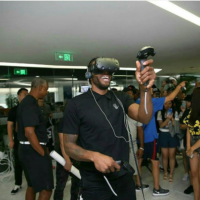 【纯享】独行侠vs勇士精华回放 库里23+3+4弗拉格27分勇士七人上双击退独行侠（纯享集锦：勇士七人上双力克独行侠，库里23+3+4，弗拉格27分）