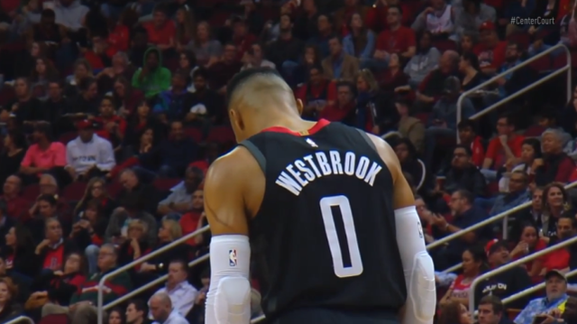 李璇：有个球队主帅最快明天官宣，下赛季应该能换个活法（李璇：某队主帅最早明日官宣，下赛季有望改头换面）