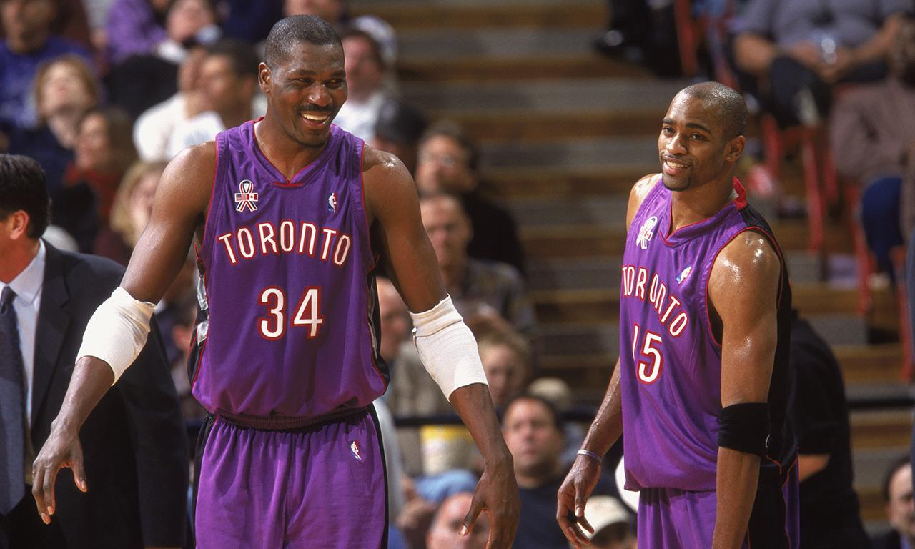 卧底？哈克斯半场10投仅1中拿到3分出现2失误 正负值-8最低（哈克斯半场低迷：10投1中仅3分、2次失误，正负值-8全队最低）