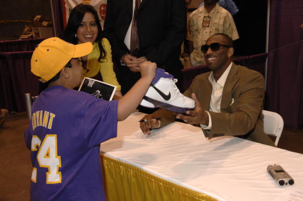 萨索洛客场3-0亚特兰大，贝拉尔迪2球1助当选全场最佳球员（萨索洛客场3比0击败亚特兰大，贝拉尔迪两射一传荣膺全场最佳）